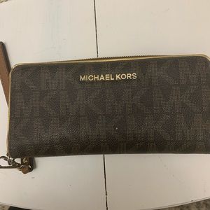 Michael Kors wristlet